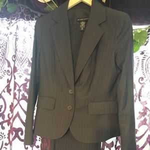 Women’s work pants suit